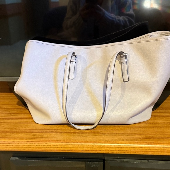 Michael Kors Lilac Tote Bag - Picture 4 of 16